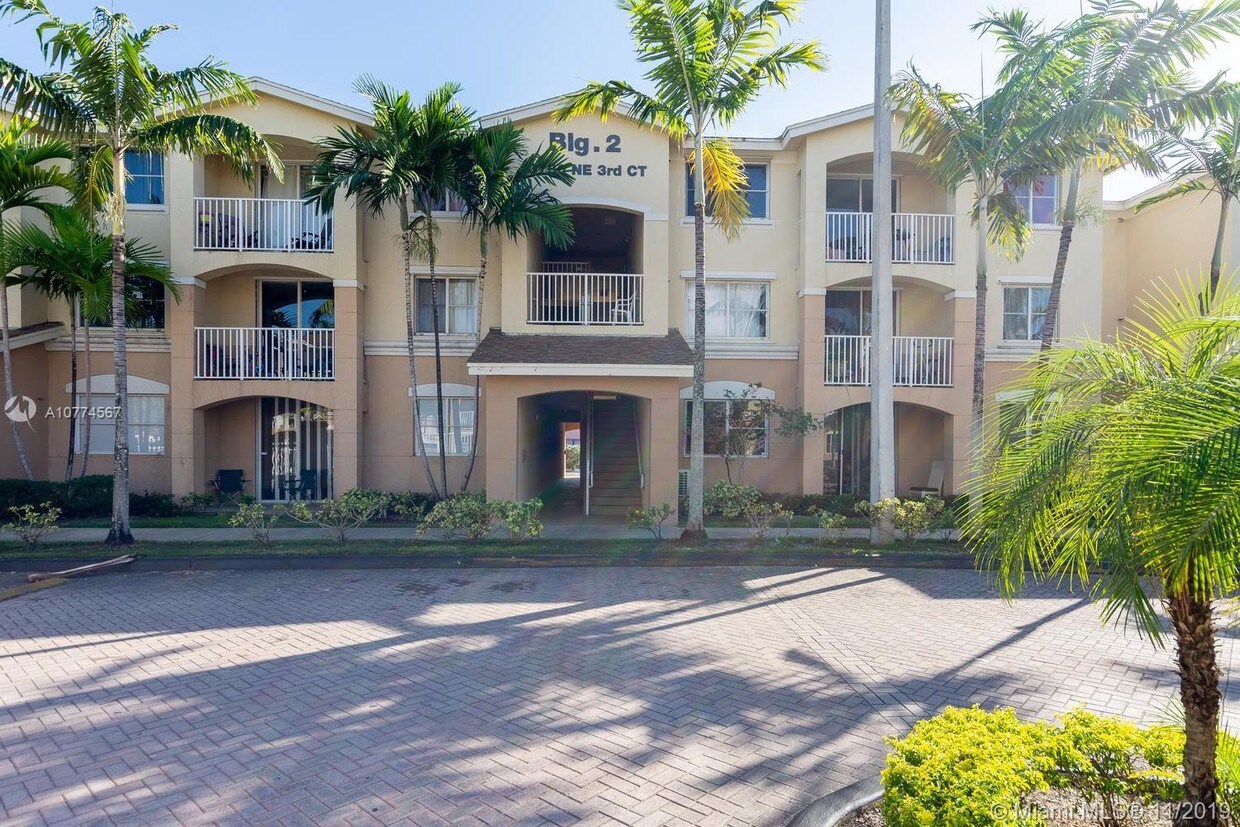 13780 NE 3rd Ct Unit 301, North Miami, FL 33161 Condo for Rent in