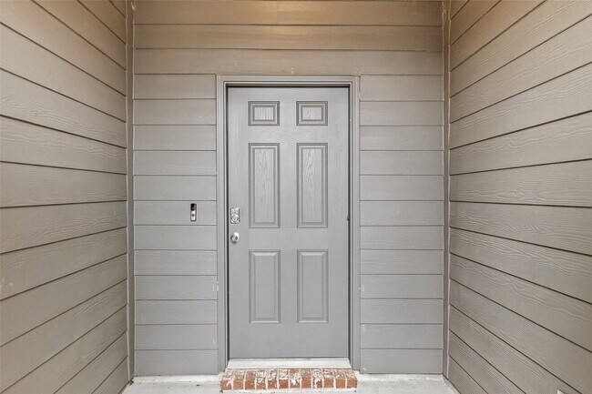 Building Photo - 20926 Belmont Village Wy