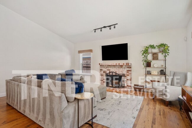 Foto del edificio - 7397 Flowerwood Way