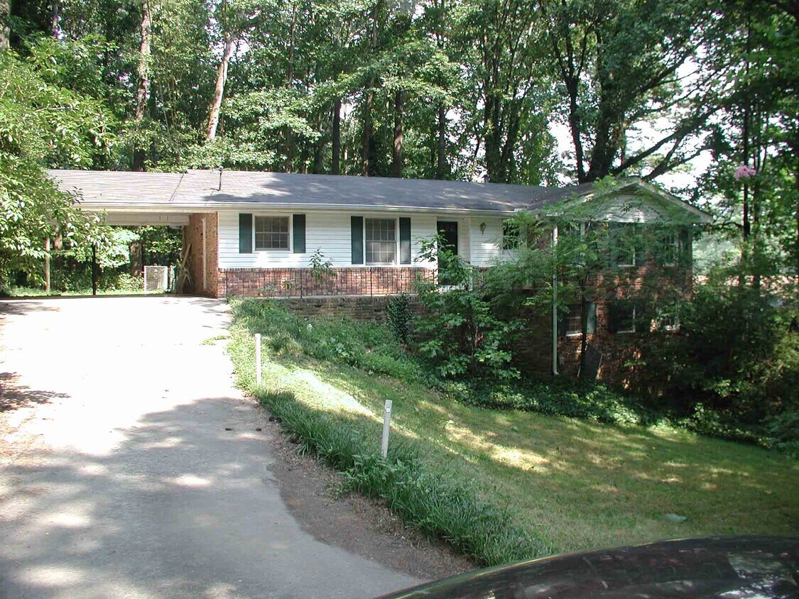 Foto principal - 4179 Shawnee Ln NE