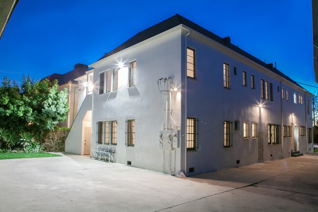 Rear Building - 1246 S La Jolla Ave