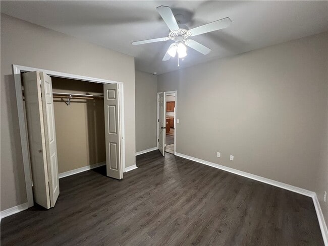 Building Photo - 3014 SE J St