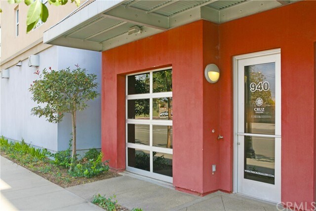 Foto del edificio - 940 E Civic Center Dr