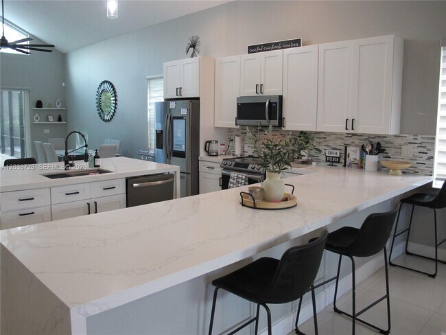 Foto del edificio - 5285 NW 112th Terrace