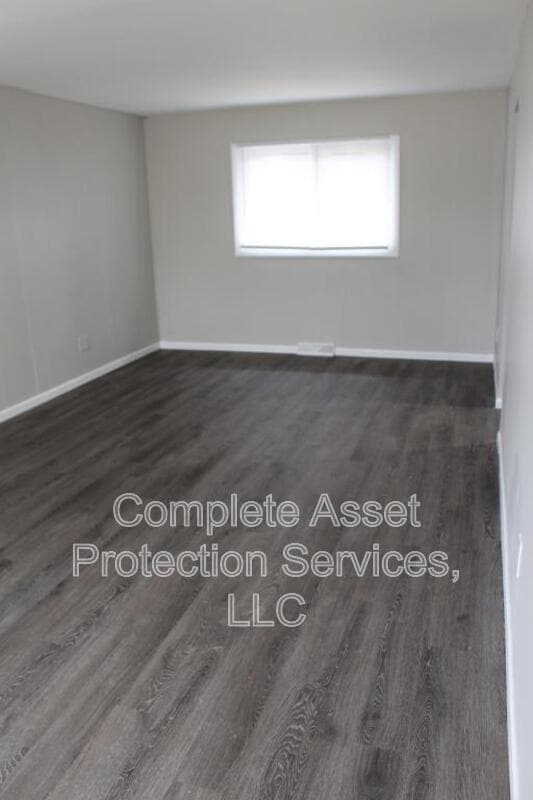 Building Photo - 7019 Van Buren Ln