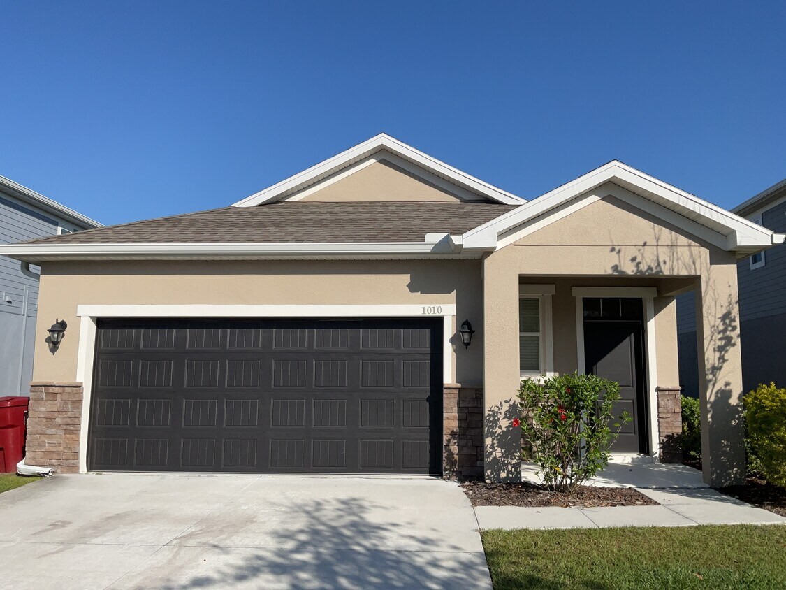 Foto principal - 1010 Walden Woods Dr