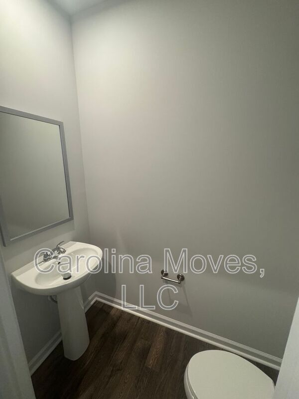 Building Photo - 409 Mariene Dr