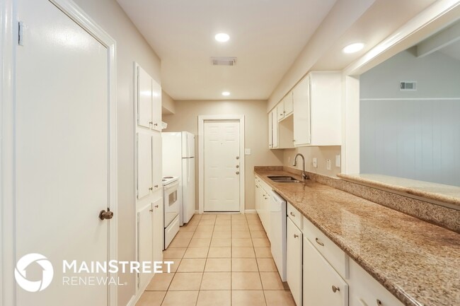 Foto del edificio - 6038 W Airport Blvd