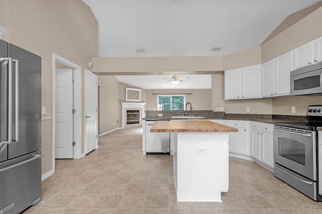 Foto del edificio - Pet Friendly Home Available July 22nd!