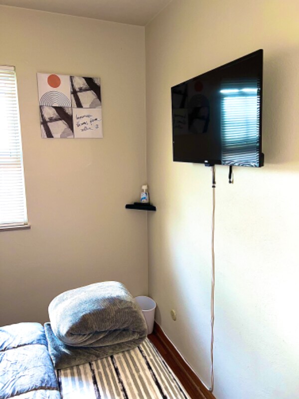 Building Photo - 2774 Luscombe Dr