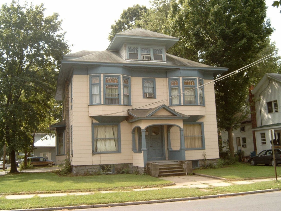 Building Photo - 12 Pearl St