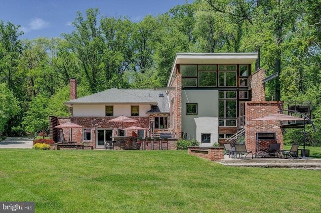 Building Photo - 1127 Winding Dr
