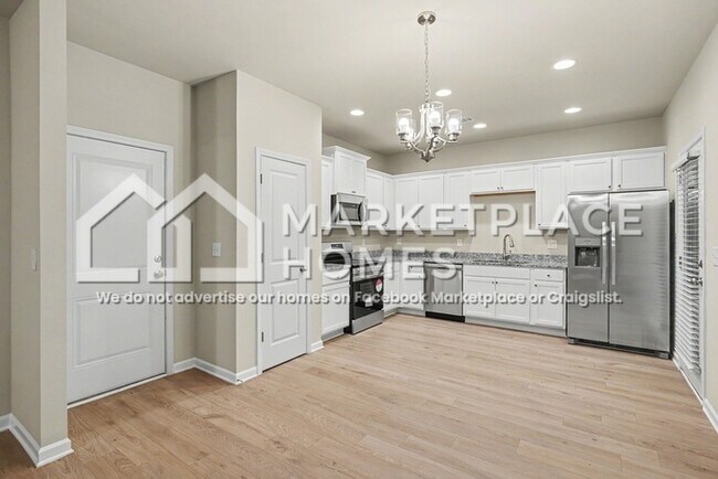 Foto del edificio - 256 W L Miller Dr