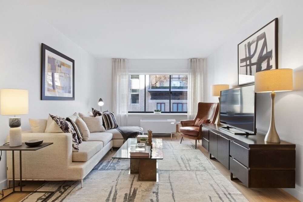Living Area - 158 W 24th St