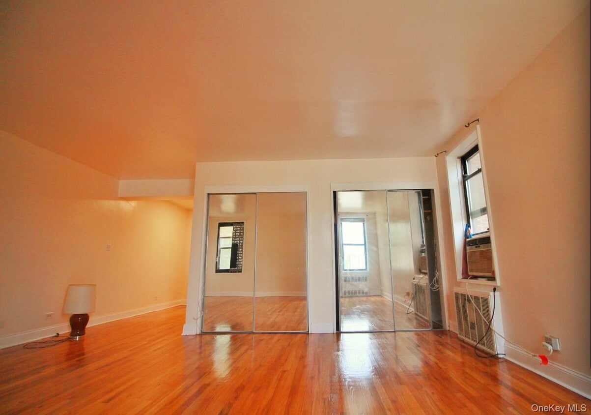 Building Photo - 88-30 182nd St