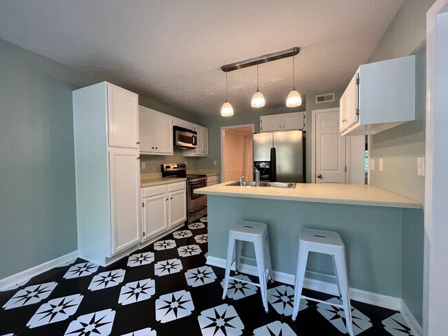 Building Photo - Fantastic 2BD, 2BA Raleigh Condo in a Wond...
