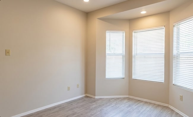 Building Photo - 2407 W Slaughter Ln