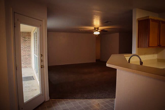 Building Photo - 5208 Bridle Dr