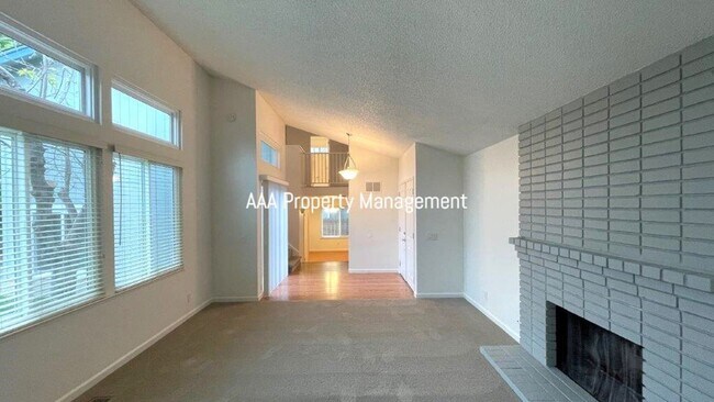 Foto del edificio - Concord The Crossings Beautiful 3 bedroom 2.5 bath, remodeled kitchen, 2 car garage