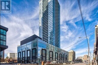 Building Photo - 5180-5180 Yonge St