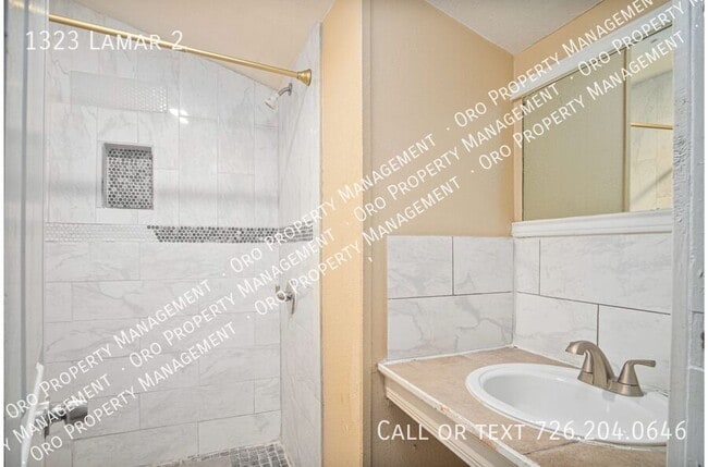 Building Photo - 1323 Lamar St