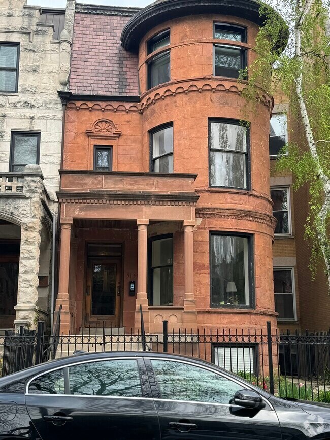 Building Photo - 5135 S Dorchester Ave