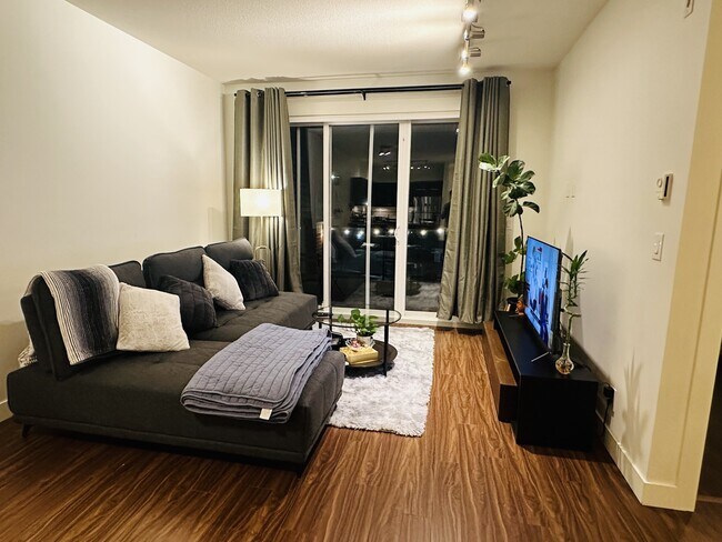 Photo du bâtiment - 1975-1975 McCallum Rd