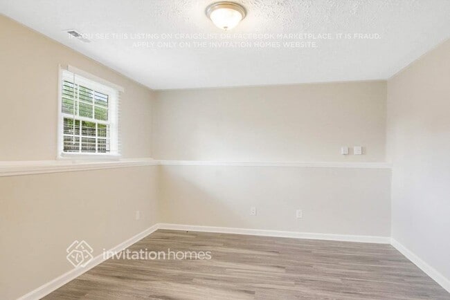 Foto del edificio - 3711 Phillips Way W