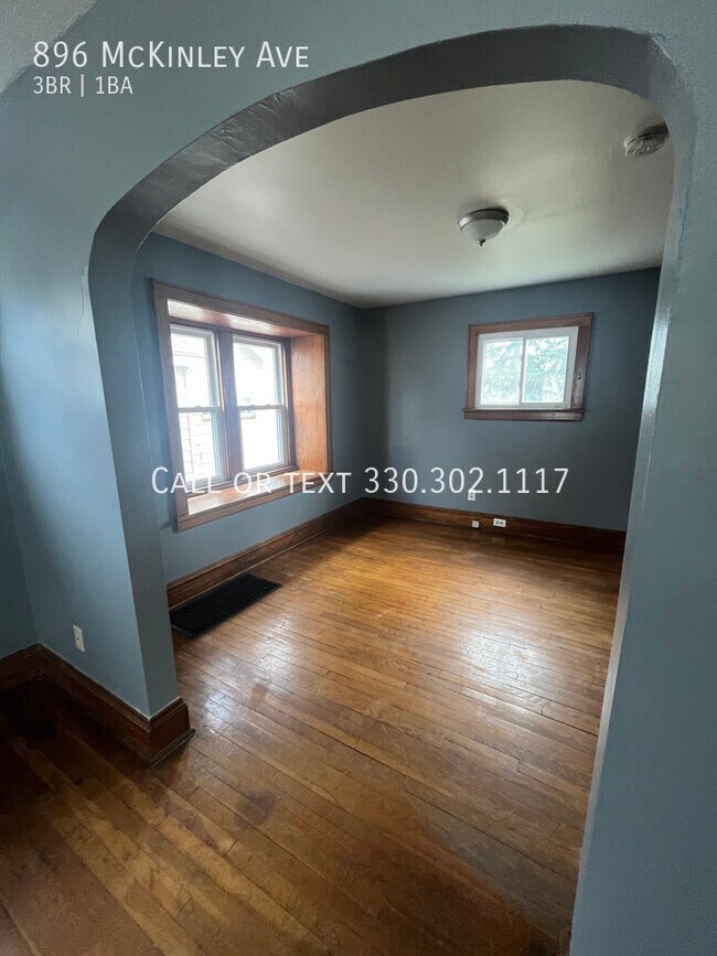 Building Photo - 896 McKinley Ave
