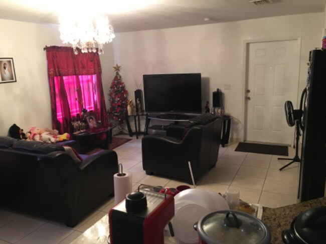 Foto del edificio - 10345 NW 35th Ave