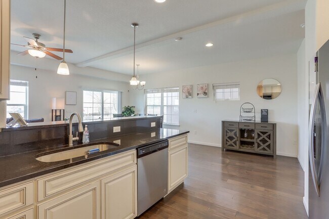 Foto del edificio - 3 bed 2.5 bath Townhome in Northwest Denver