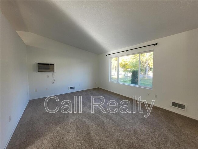 Building Photo - 10714 E Augusta Ave