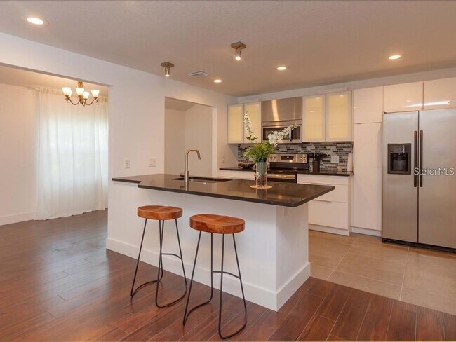 Foto del edificio - 1830 Staunton Ave