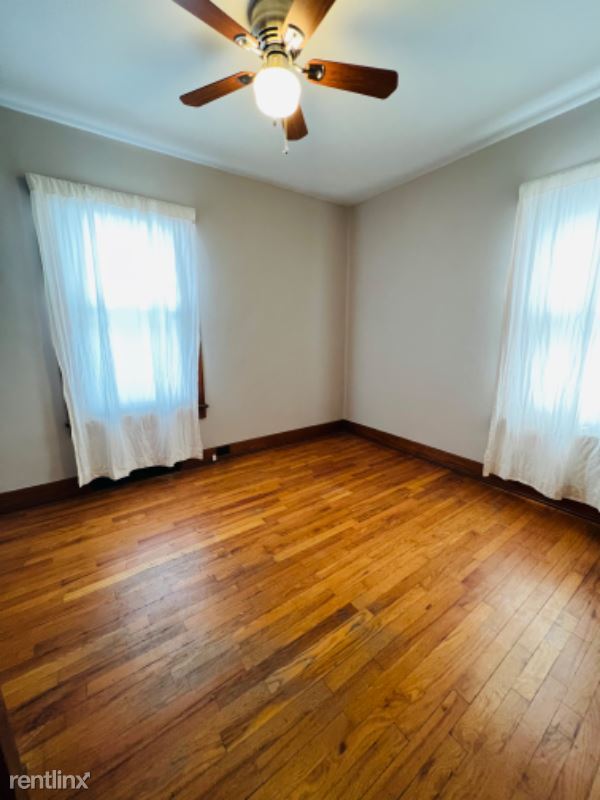 Building Photo - 3 br, 1.5 bath House - 6116 Pinkney St