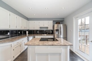Building Photo - 75 Wright Crescent