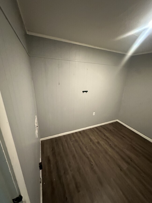 Foto del edificio - 1030 N Monroe Ave