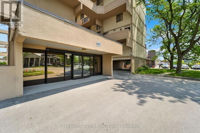 Building Photo - 665-665 Kennedy Rd