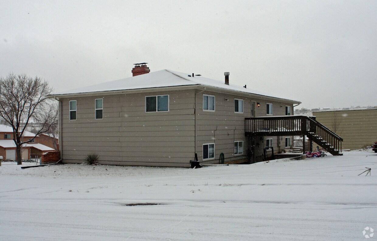 Building Photo - 1202 Holland Park Blvd