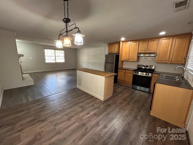 Foto del edificio - 3312 Circles End Cir