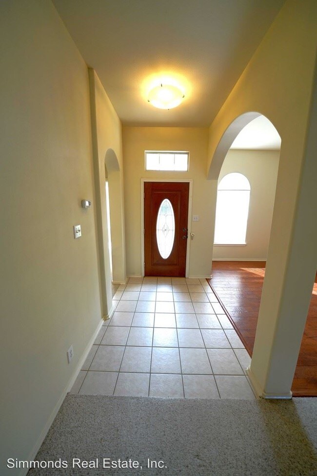 Building Photo - 3 br, 2 bath House - 1121 Sandy Ridge Circle