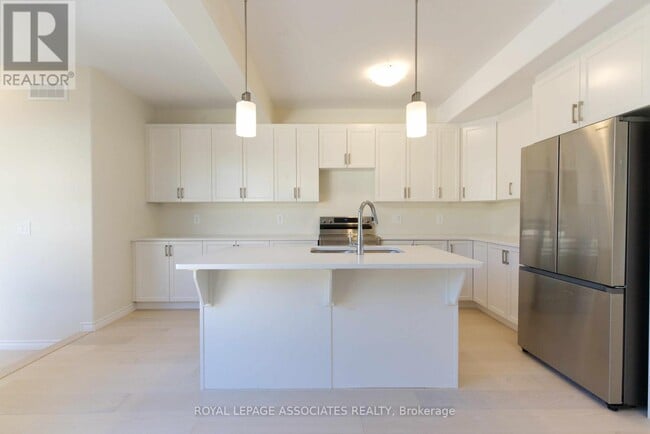Building Photo - 84 Riverstone Wy