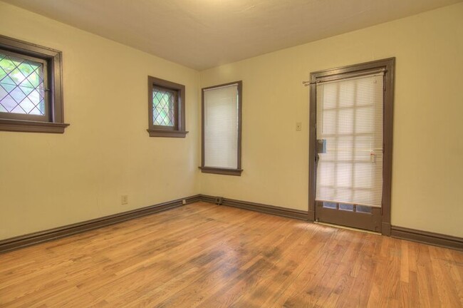 Building Photo - 3726 Keokuk St