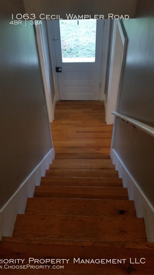 Foto del edificio - 1063 Cecil Wampler Rd