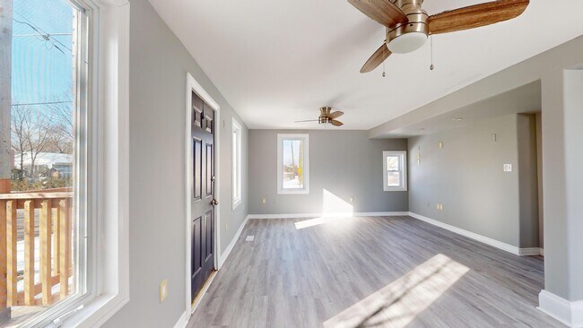 Photo du bâtiment - Spacious 3 Bed / 1 Bath Home in Sault Ste....