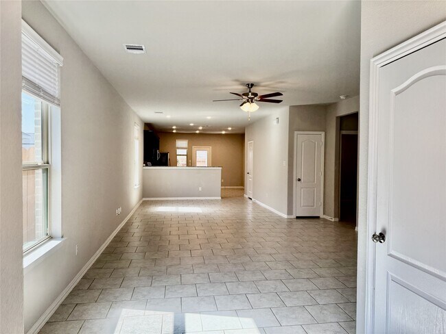 Foto del edificio - 7926 Grandstand Pkwy