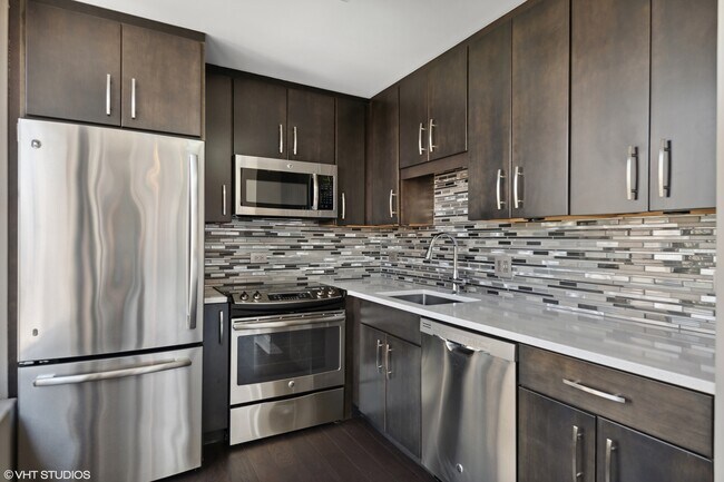Foto del edificio - 1400 N State Pkwy