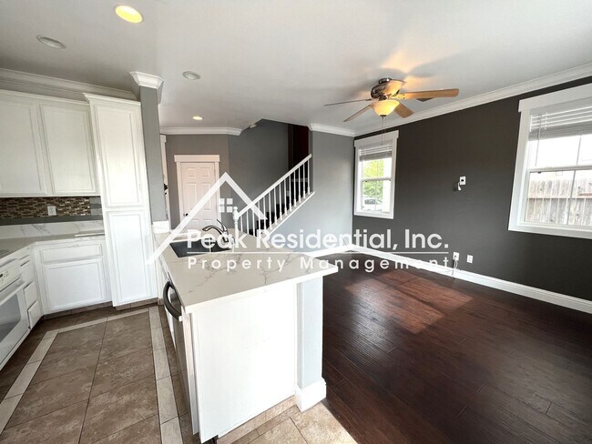 Foto del edificio - 5772 Amnest Way
