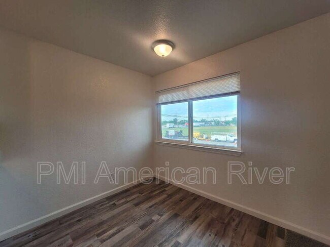 Foto del edificio - 7145 Bacchini Ave