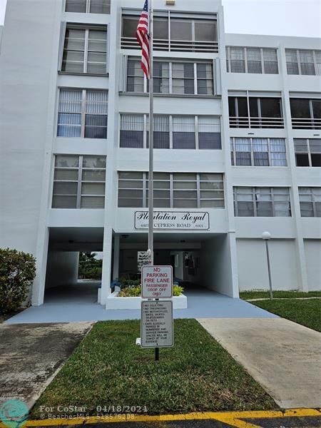 Building Photo - 6903 Cypress Rd