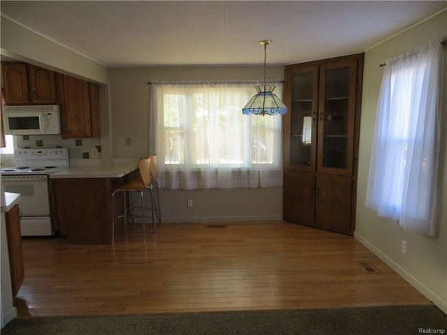 Building Photo - 2702 Jackson Blvd